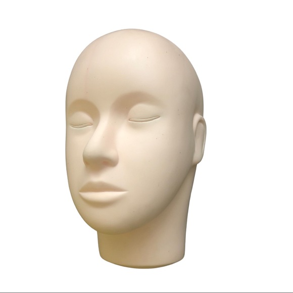 Eyelash Practice Head / Lash Tech Mannequin - Picture 2 of 10